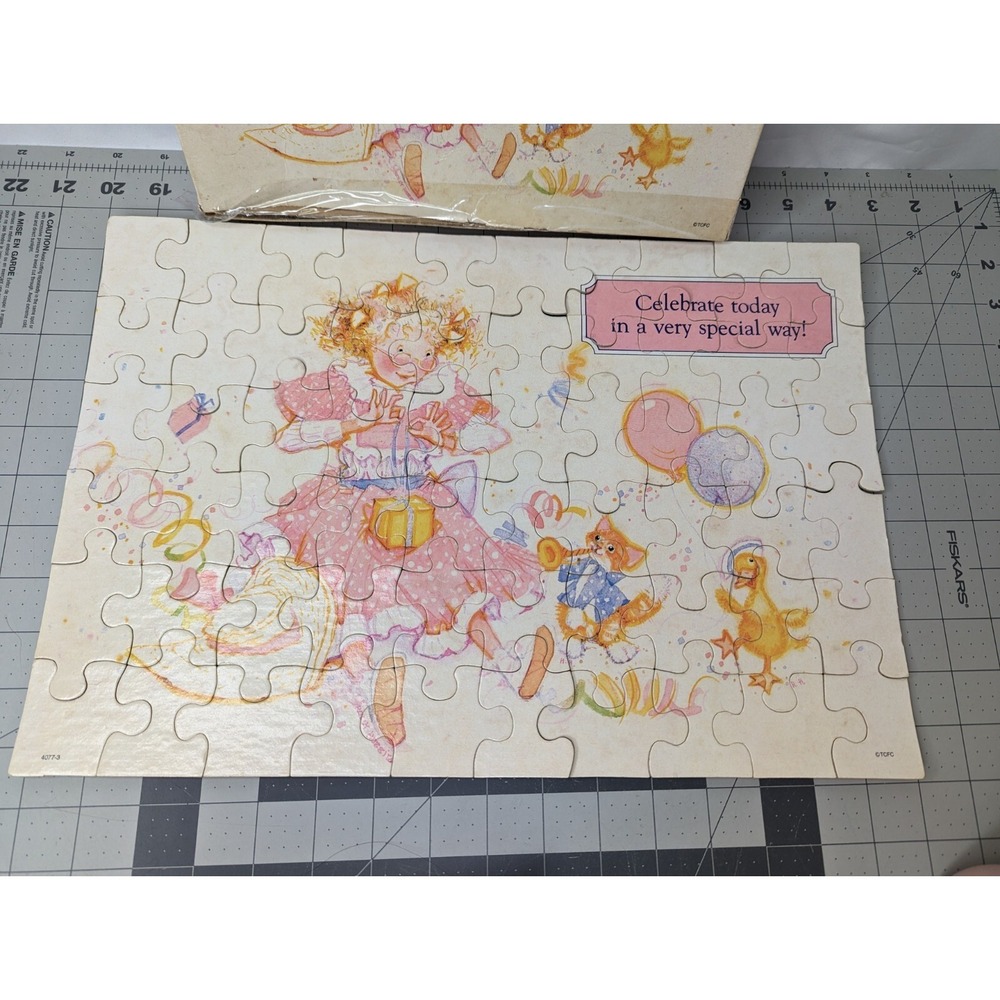 Holly‎ Hobbie Jigsaw Puzzle 60 Pcs Milton Bradley 1990